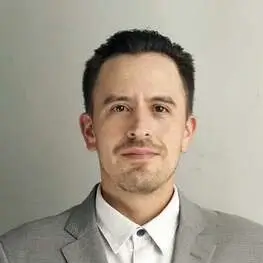 Fotografía del psicólogo Aldo García, especialista en CDMX